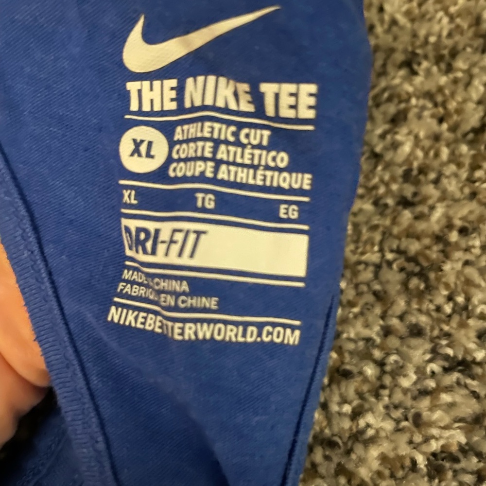 Women’s Nike Workout Tank Tops LOT - Picture 3 of 12